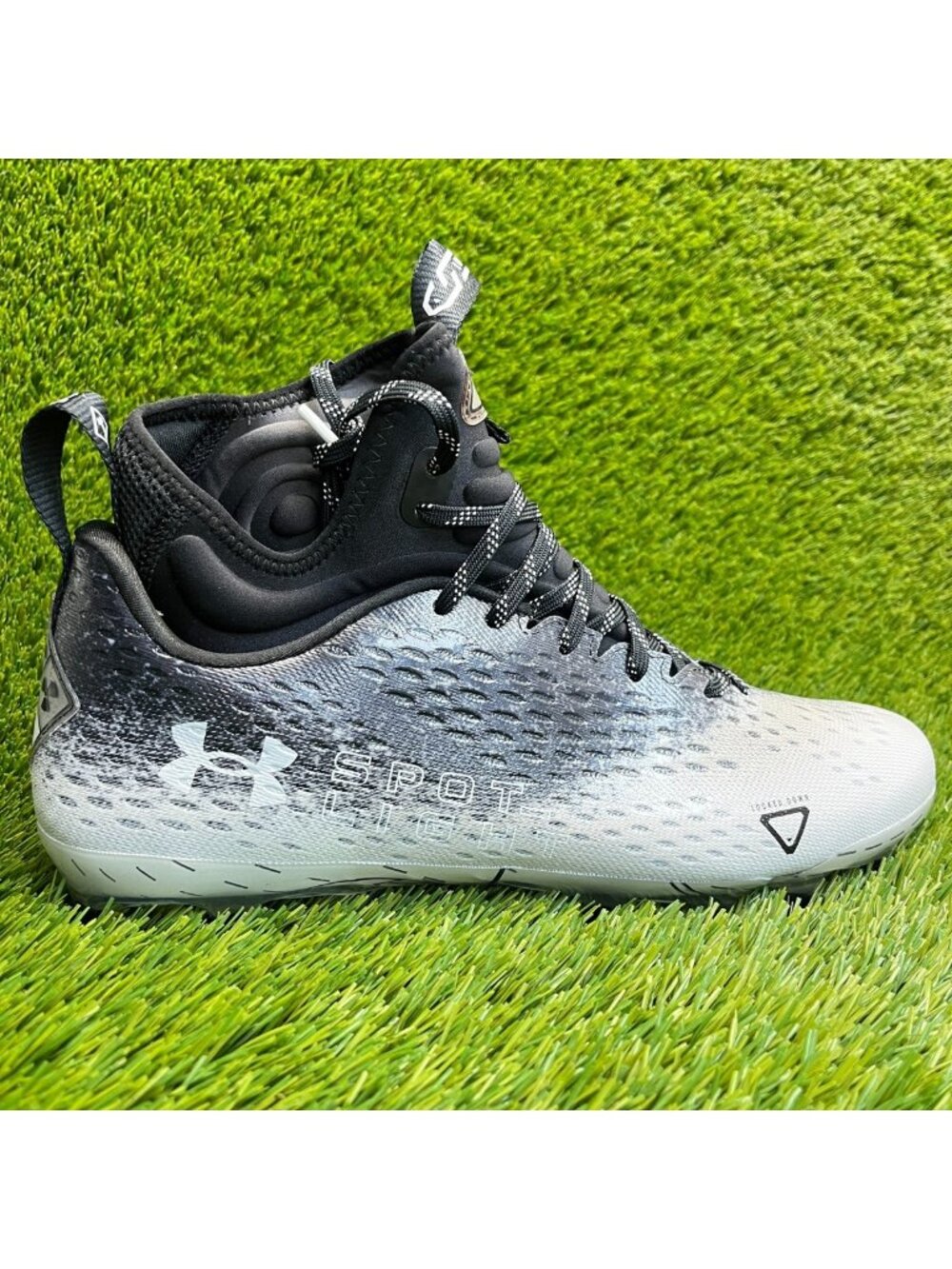 Under Armour Spotlight Lux MC 2.0 Mens Size 13 Black White Football Cleats